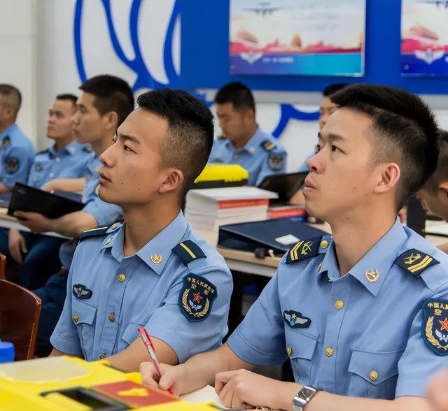当兵几年可以退伍，当兵当几年才能退伍（当2年兵、5年兵、8年兵、12年兵）