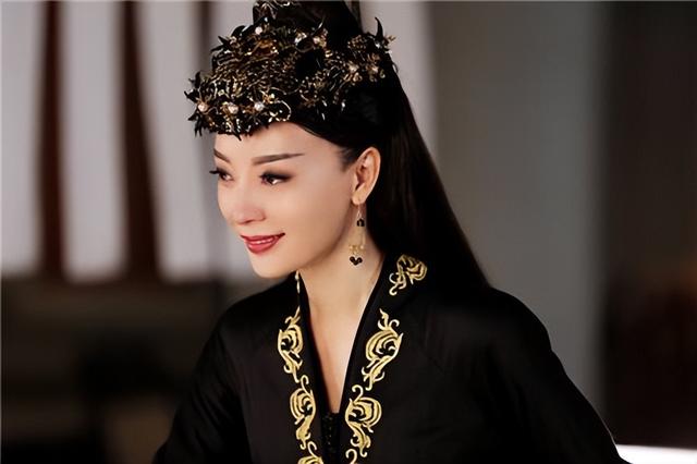 陈数：惨遭前夫劈腿，二婚钢琴家赵胤胤，为了继子决定不生孩子