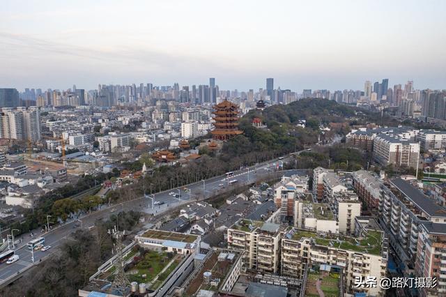 中国最适宜居住的城市排行是怎样的，中国十大最适宜居住的城市排行榜（中国地理位置最优越的5座城市）