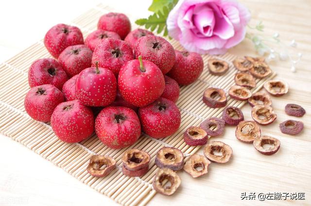 干山楂片泡水的功效，山楂不仅能降压降脂，还能抗癌
