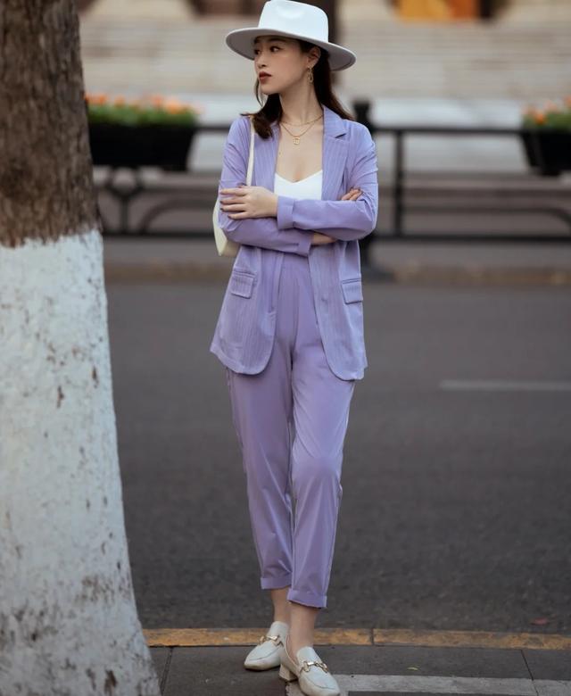 女士正装是哪几种衣服图片，女士的什么衣服才算正装（今秋流行一款西装）