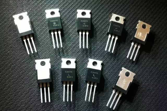 手机最早是谁发明的，手机最早是谁发明的人（<197>——美国三位科学家发明晶体管）