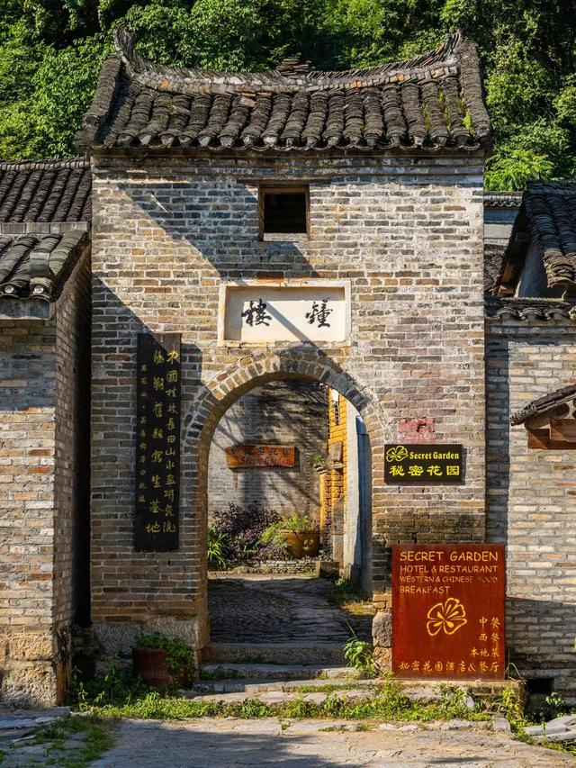 漓江景区和阳朔漓江有什么区别，桂林阳朔和漓江是一个地方吗（为什么总能统一国内外游客审美……）