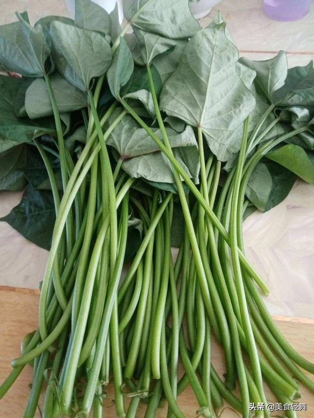 天然胡萝卜的功效与作用及食用方法，胡萝卜的功效和食疗方法有哪些