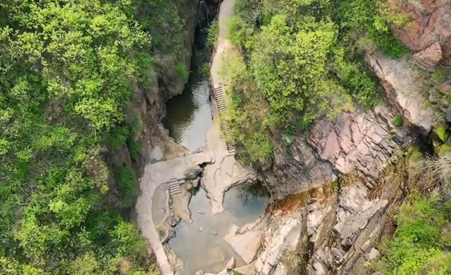 郑州一日游必去的地方，郑州景点排行榜（2022郑州夏季最值得去的六大景点推荐）