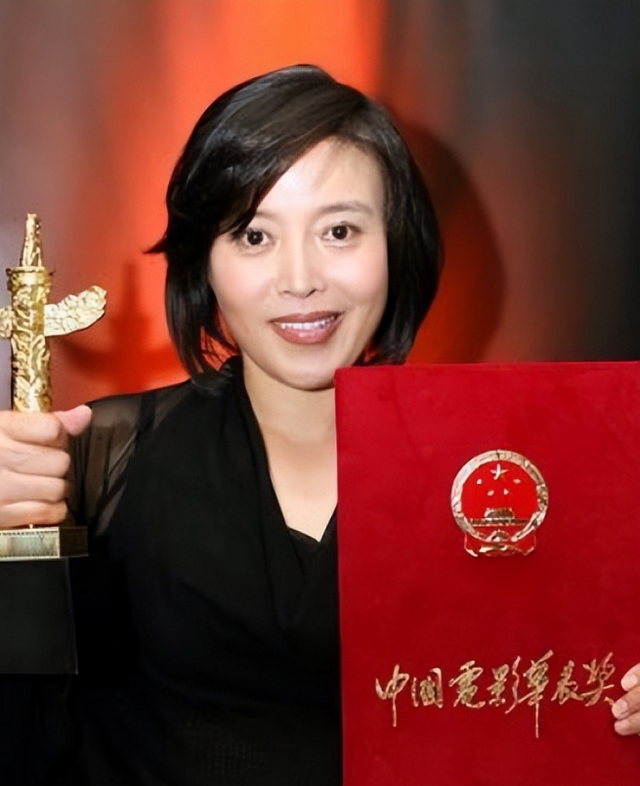 丁嘉丽念佛堂，丁嘉丽念佛堂众生附体（丁嘉丽：两段婚姻伤人伤己）