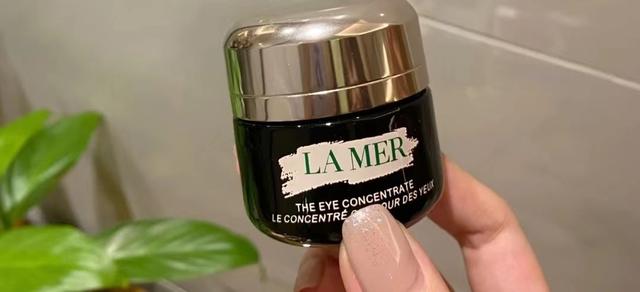 兰蔻双层眼霜价格，兰蔻菁纯眼霜适合什么年龄（4款千元“贵妇眼霜”盘点）