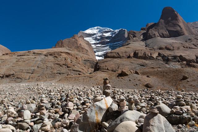 有什么成语描写赞美拉萨的天空，形容拉萨的天空的词语（天上西藏大美于行）