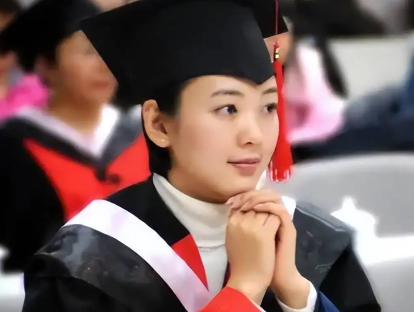 硕博连读可以换学校吗（硕博连读和直博的差距）