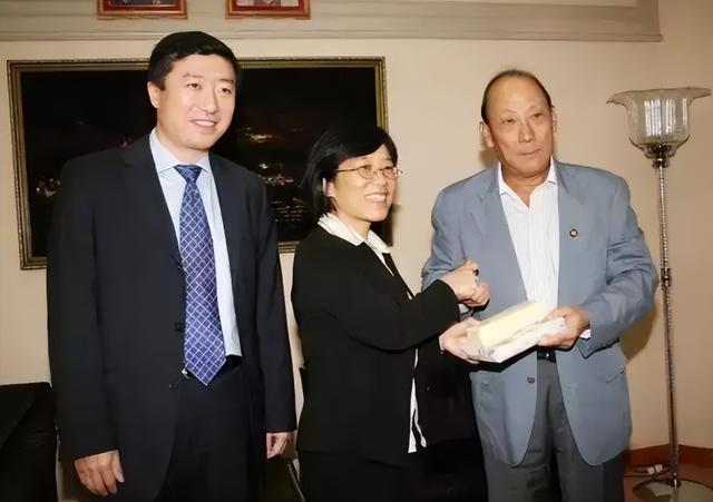 benz雄，benz雄开的是什么奔驰（实则家世显赫的10位男星）