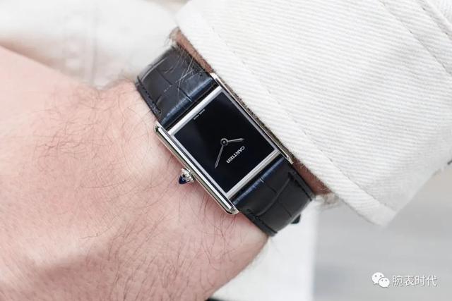 卡地亚tank什么档次，卡地亚tank大小尺寸（卡地亚最有品味的入门款Tank）