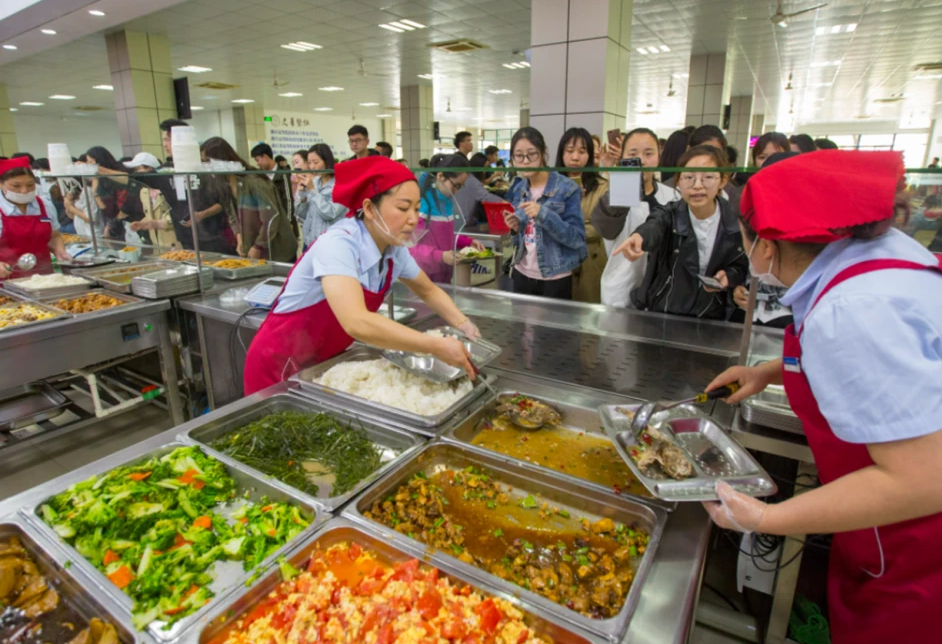学校食堂卖什么受欢迎（擦边菜）