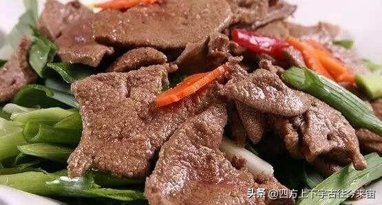 肤色黯黄是什么原因导致的，什么原因会导致肤色暗黄（皮肤暗黄的原因）