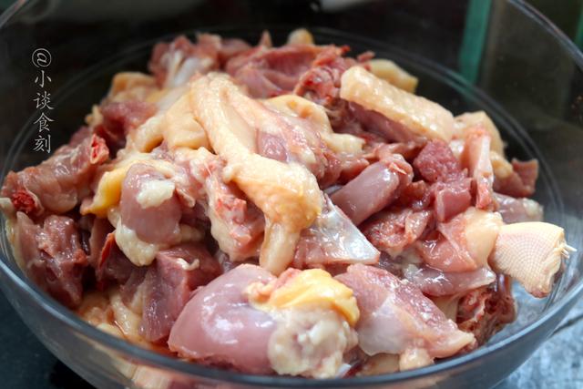 鸭子吃什么东西作为食物，鸭子吃什么（“入伏一只鸭）
