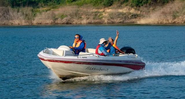 武当太极湖，武当太极剑49式视频李德印教学（太极湖水上游邀您来嗨）