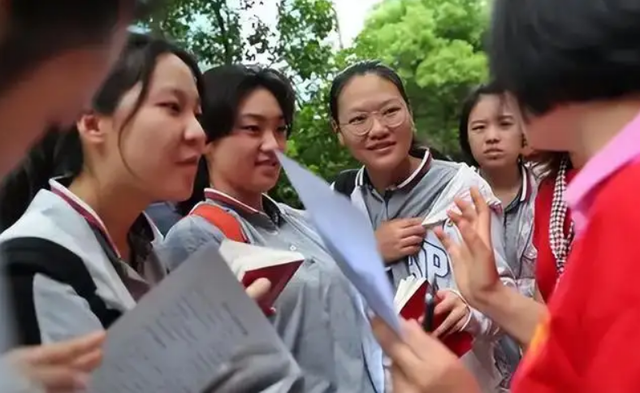 高考提前批什么意思，成人高考提前批什么意思（看完就懂了，考生可以提前了解）