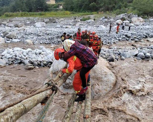 地震震级大小取决于，地震震级大小取决于什么（遇到地震你应该这样做……）