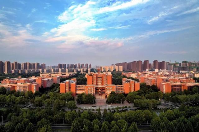 郑州的大学排名，2021郑州市最好大学排名（一份“重量级”高校排名公布）