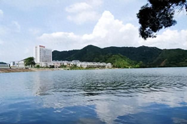春湾景区，这三个主要景点，你一定要亲自去看看