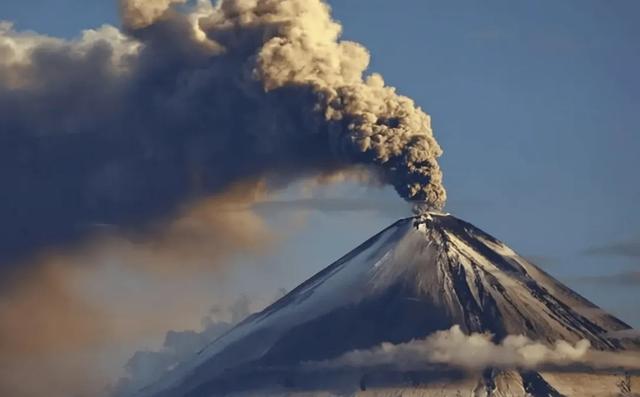 富士山是活火山吗，富士山是活火山吗还是死火（日本富士山再次拉响“警报”）
