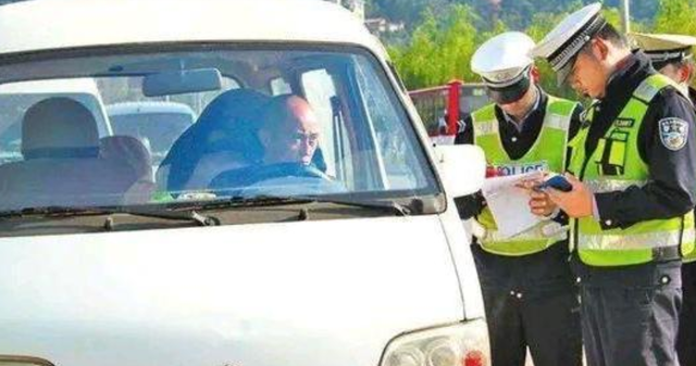 棚尾拉箱，酒有问题还是车不正规（棚尾拉箱打_动物）