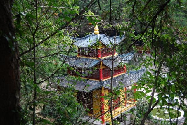 梵僧隐修 · 洞天奇观 | 俗称岩庵的天台山慈恩寺