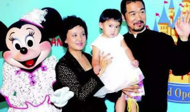 假如幸福来临的演员，假如幸福来临的演员表张露（宋春丽：和教授丈夫结婚42年）