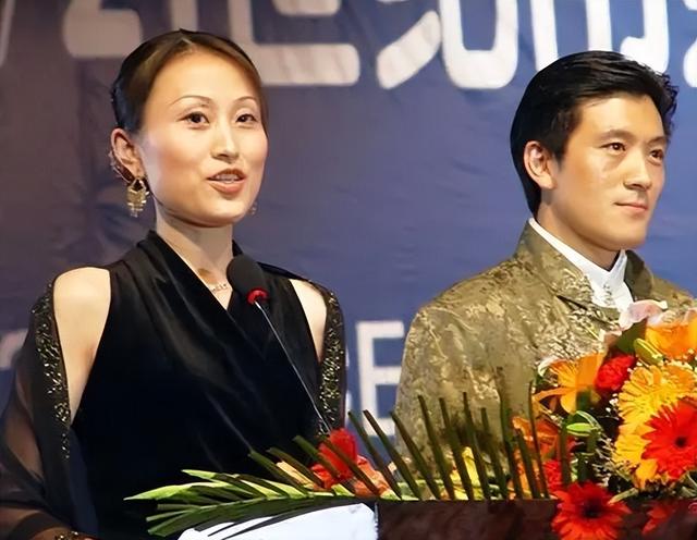 黄圣依老公是谁，回看这对“戏精夫妻”的过往
