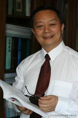 知名宪法学者，法学院里的“国家级教学名师”