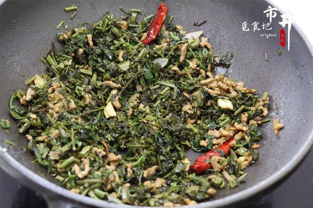 焯水香椿放冰箱一年还能吃吗，香椿冷冻一年可以吃吗（冰箱里放了大半年的香椿）