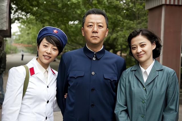 章子怡父母爱情，章子怡父母（8年后再看《父母爱情》）