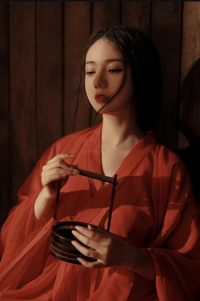 浪漫的爱情诗句，浪漫诗句（10句关于浪漫爱情的著名诗句）