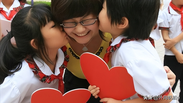 师生关系的类型，四种师生关系类型（什么样的师生关系最鹭港）