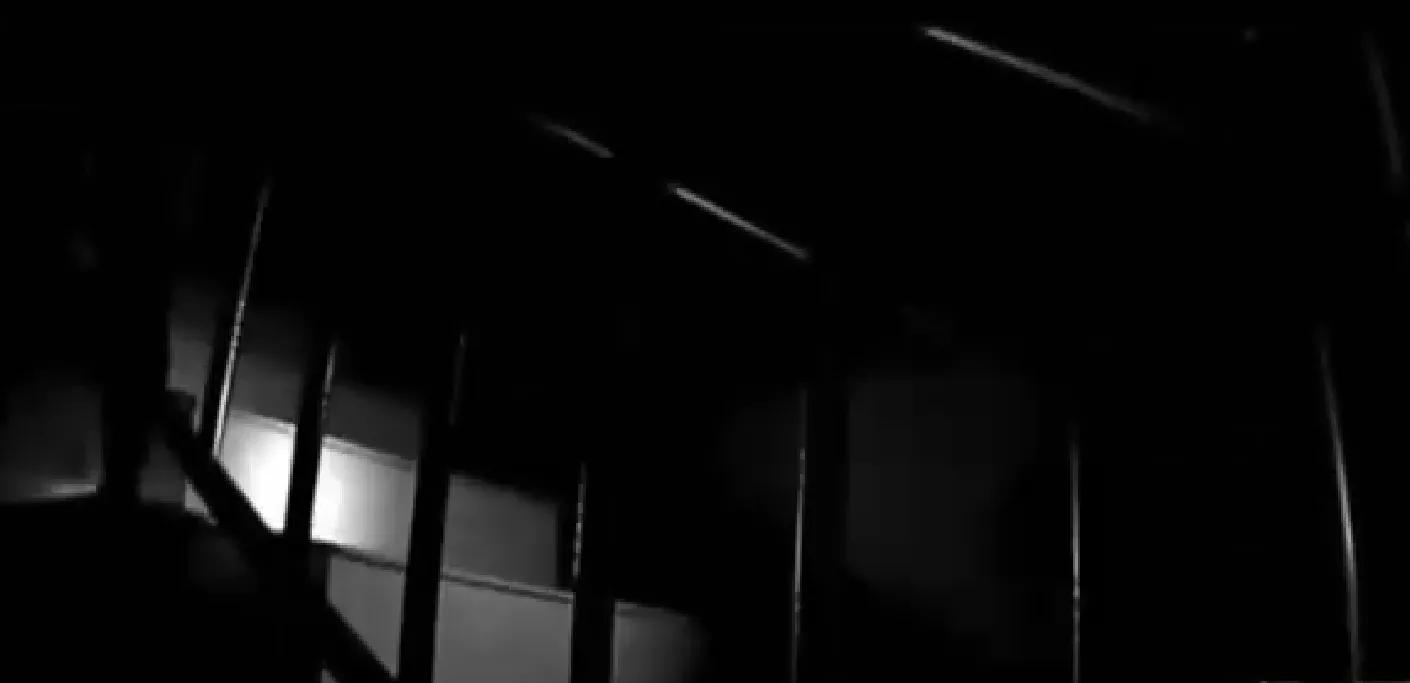 监控看见真鬼？乡村闹鬼小屋，监控拍下诡异事件