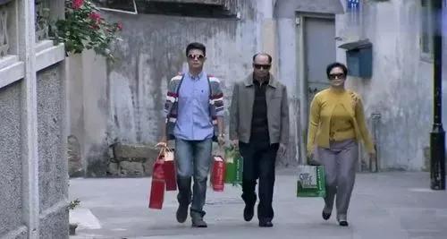 去亲家带四样礼物，双方父母见面有什么讲究（亲家之间有“四不做”）