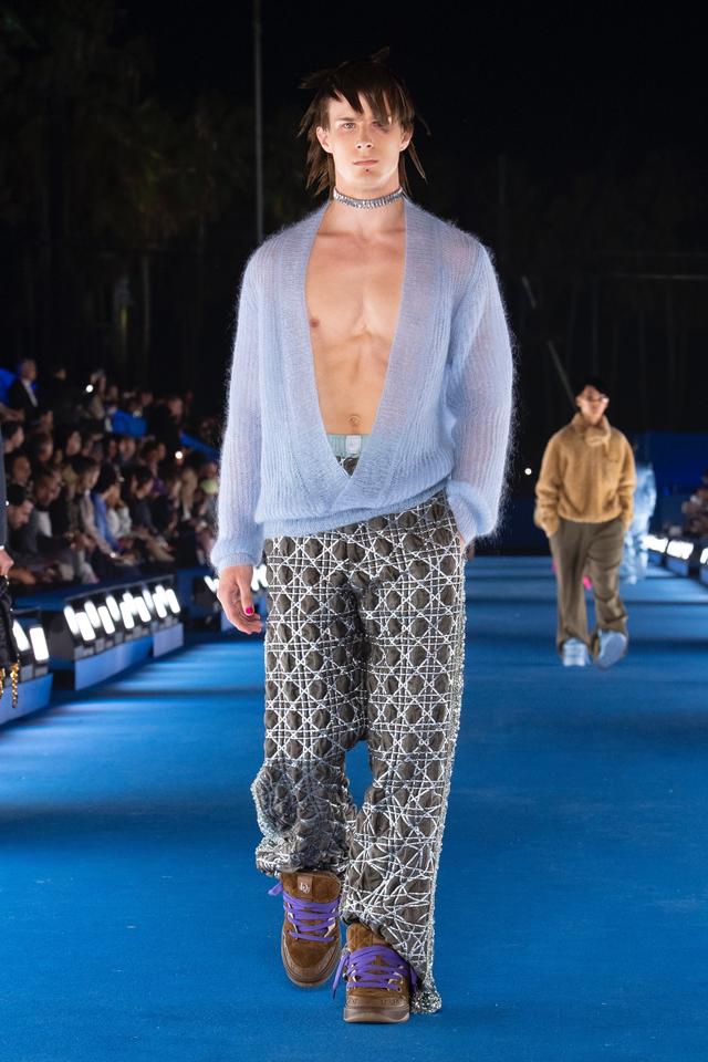 r是什么牌子衣服，r是什么意思（<Dior>洛杉矶2023年春季男装胶囊系列）