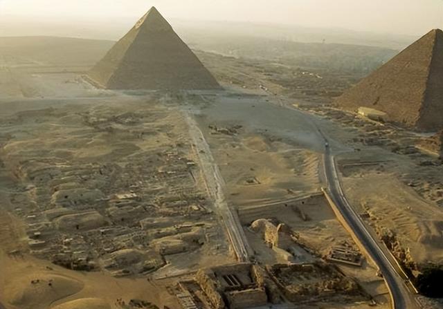 金字塔的起源和历史，金字塔的起源和历史PPT（金字塔是如何建造出来的）