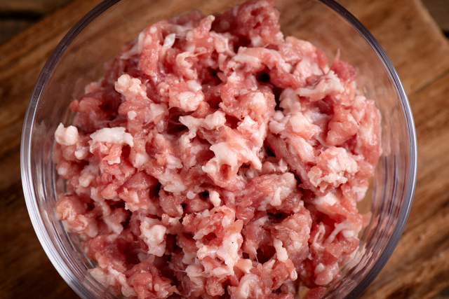 年夜饭怎么做炸货，过年吃的炸货（8道过年必备炸货）