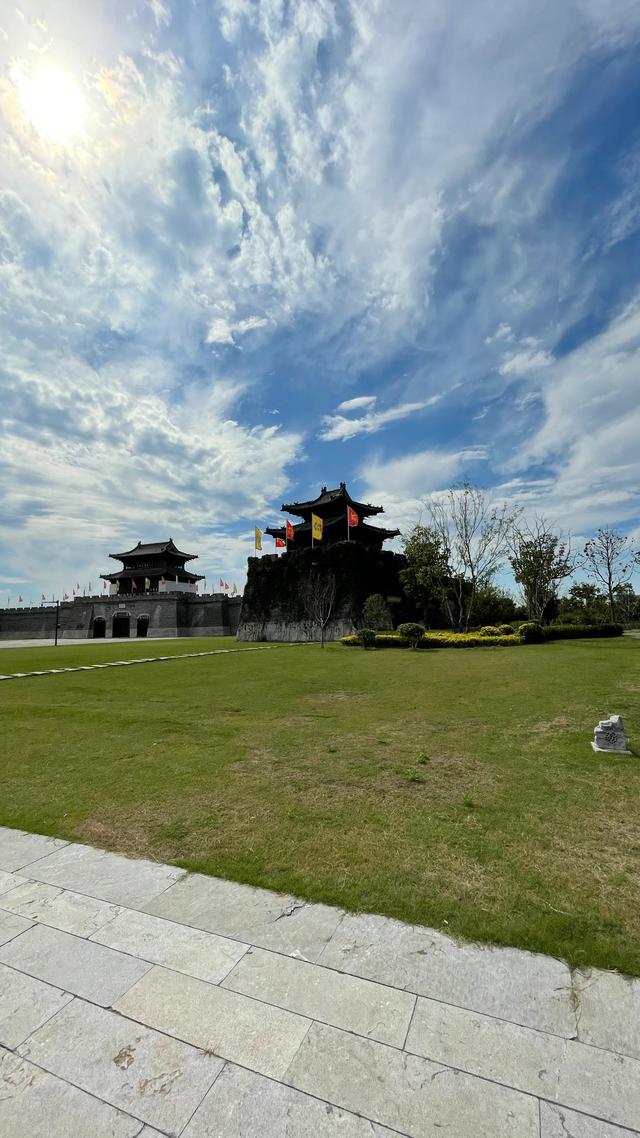 上海到青岛多远，上海到青岛的路程（上海青岛往返1400公里全程无高速沿途城市蜻蜓点水游）