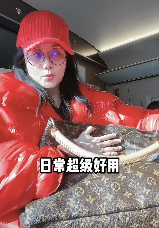 李颖个人资料简介，李颖个人资料（皮肤白皙紧致似少女）