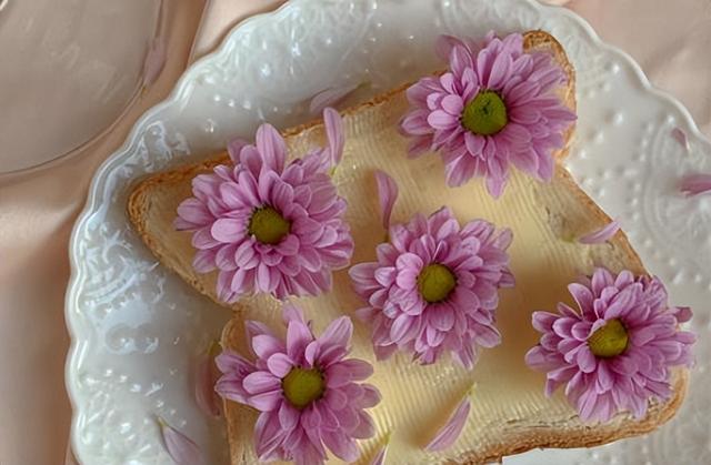 简单有幸福的句子，简单有幸福的句子说说心情（最简单的幸福<精辟>）