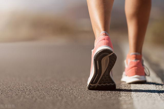 科学跑步锻炼身体的正确方法，科学跑步锻炼身体的正确方法是什么（坚持跑步有什么收益）