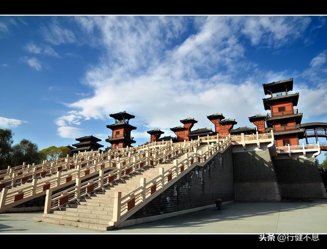 海内存知己天涯若比邻的作者是谁，海内存知己天涯若比邻作者出自哪（一代神童王勃最著名的八首诗）