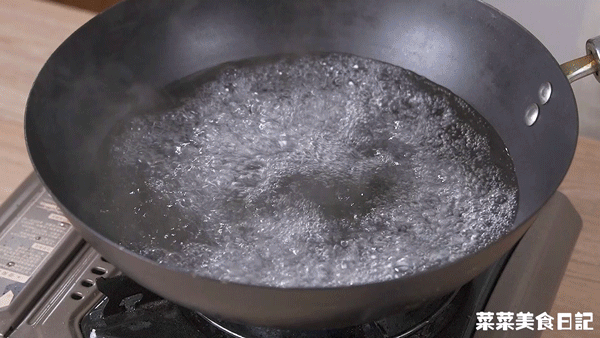 芥末鱿鱼的做法，芥末拌的烤鱿鱼怎么做（烫5秒就上桌，鲜嫩弹牙）