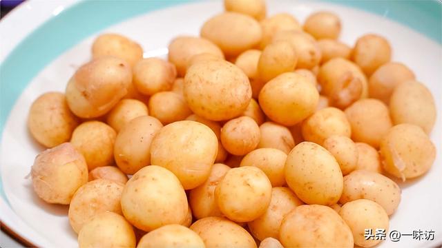 酱焖小土豆的制作方法，这样做肉末烧土豆仔