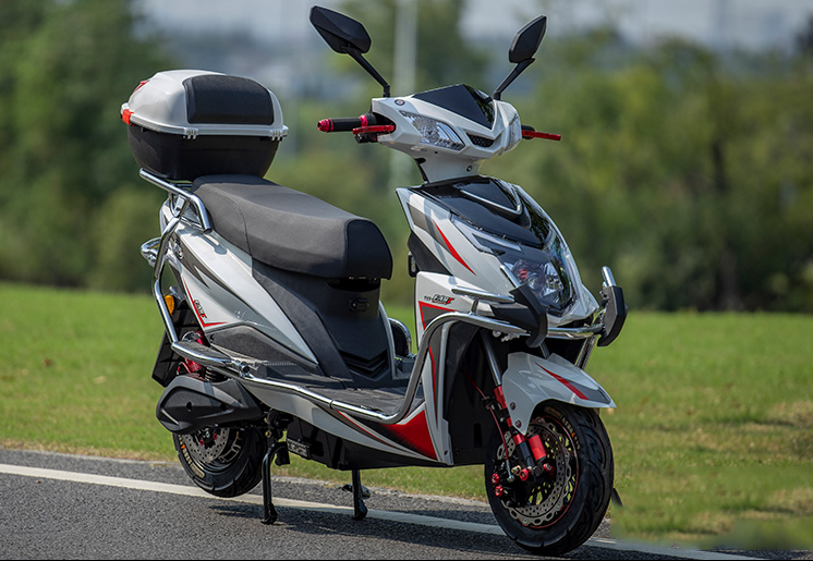 国威是成立于2002年的摩托车品牌,而庆雅是国威旗下的高端电动车品牌