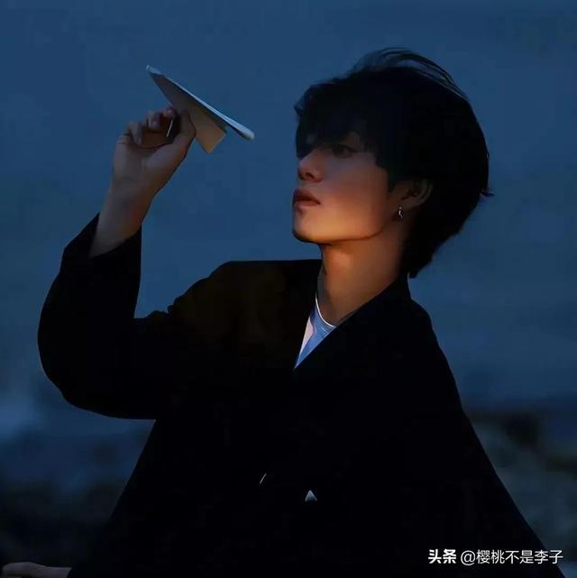 成长纪念册扉页成长感言，成长纪念册扉页（成长蜕变里的感悟文案）