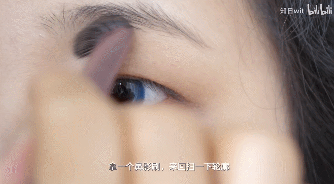 单眼皮化妆技巧，单眼皮怎么化妆双眼皮（单眼皮、肿泡眼千万不要这么化眼妆）