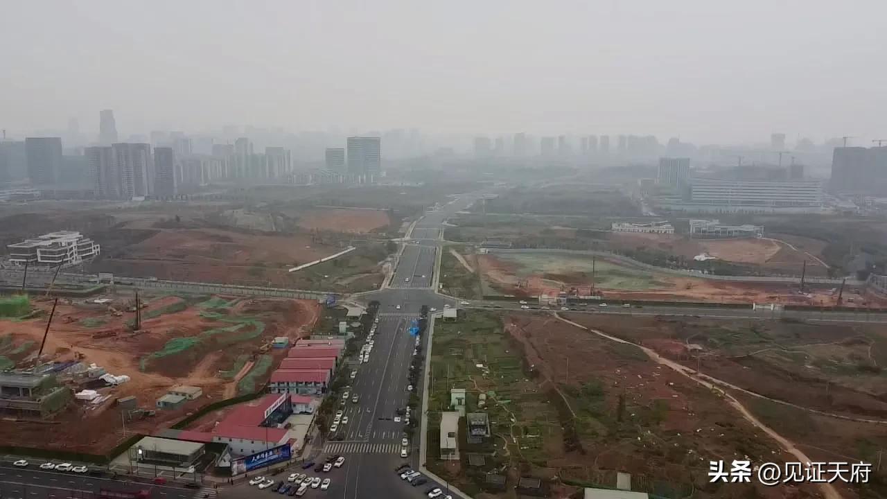 天府软件园（曾经成都最偏僻的地铁站）