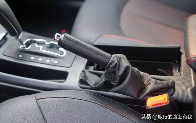 电子手刹怎么用，奔驰e300电子手刹怎么用（为什么日系车却很少用）